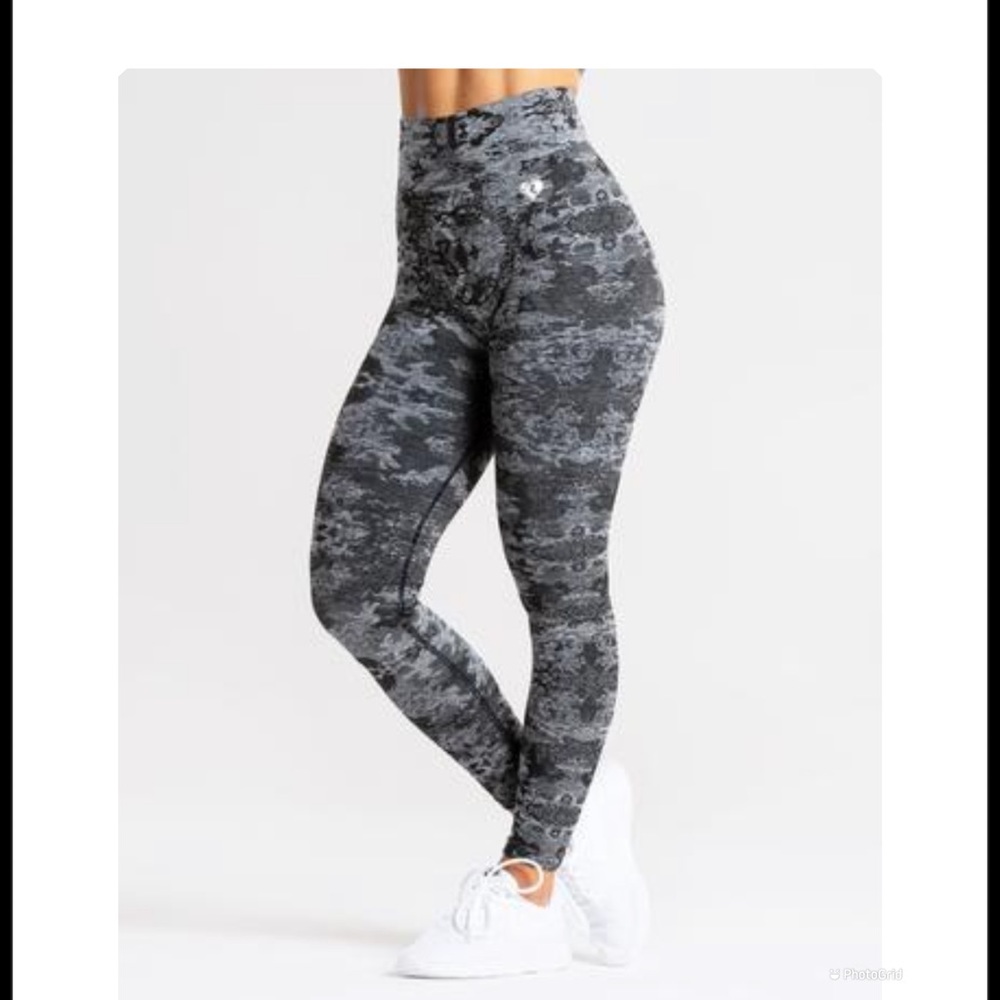 Camo leggings